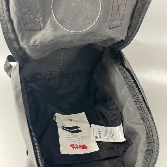 FJALLRAVEN Kanken Mini Backpack- Black main image 5